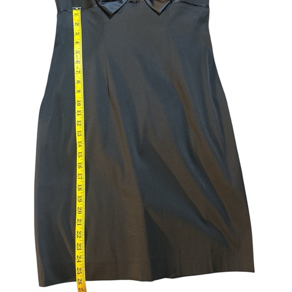 Donna Morgan Black Sheath Mini Dress V-Neck Sleeveless - Picture 5 of 7